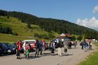Ausgangspunkt der Wanderung war ein Parkplatz in Thalkirchdorf, wo nach und nach immer mehr Leute aus der Seelsorgeeinheit zusammen kamen.